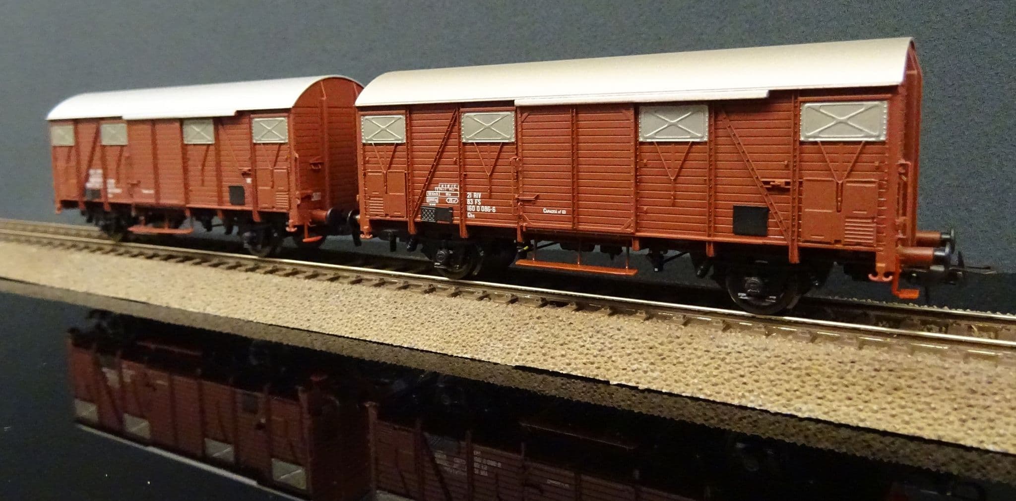 Rivarossi H0: 2 x Wagen FS / wagons FS (Gebraucht) in Fontaines NE für Rivarossi H0: 2 x Wagen FS / wagons FS (Gebraucht) in Fontaines NE für