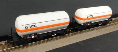 Rivarossi HR6619 DB Zgs 2 Axle Gas Tank Wagon VTG Set of 2