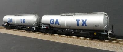 Rivarossi HR6667 GATX Tank Wagons x 2