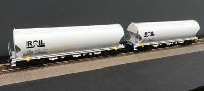 Rivarossi HR6675 ATIR Grain Wagons x 2