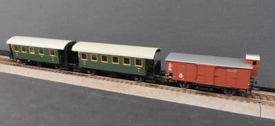 Roco 6200040 DB Branch line coach set