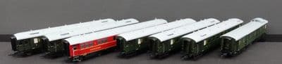 Roco 6200056/57 DR (DRG Preserved) Traditional train “Zwickau”, DR 7 coaches
