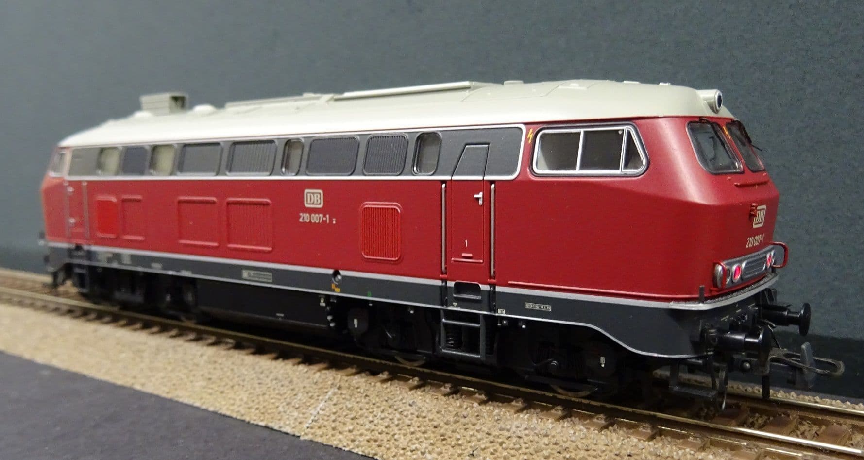 Roco 70765 DB Br210 Diesel with Gas Turbine booster DCC Sound