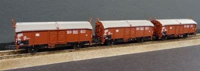 Roco 77050 DB Sliding Roof Wagon Set of 3
