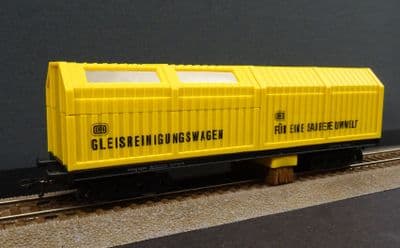 SH Lux-Modellbau 8811 Vacuum Cleaner wagon