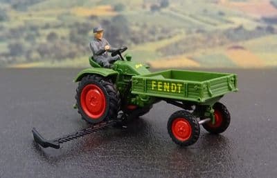 Wiking 8993927 Fendt Tool Carrier with Driver & Mower