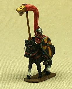SXC03 Mounted Huscarl 'Draco' Standard Bearer