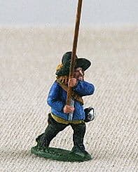 TYF69 Standard Bearer/Pikeman