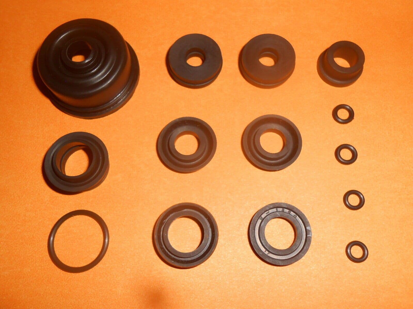 MGB MGBGT 19771980 DUAL LINE AP BRAKE MASTER CYLINDER REPAIR KIT GRK1004