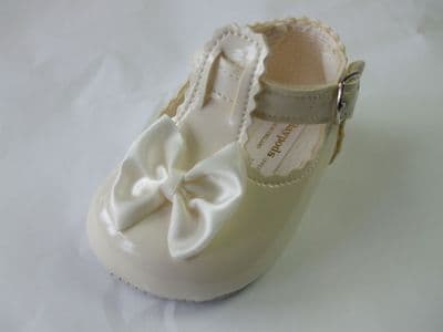 Baby Girls Soft Sole Cream Baypods Pram Shoe
