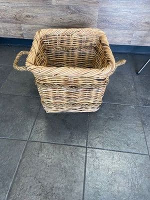 Medium square brown antique finish with rope handles