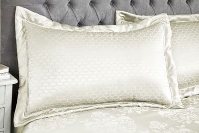 Chatsworth Pair of Pillowshams Ivory