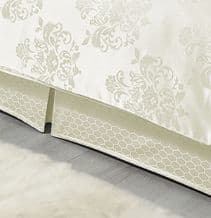 Chatsworth Single Platform Valance Ivory