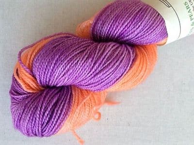 Apples & Pears high twist Superwash Merino - Lilac and Peach