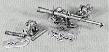 BAOR22 WOMBAT WITH CREW.