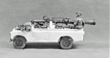 BAOR23 LANDROVER WITH WOMBAT AND CREW.