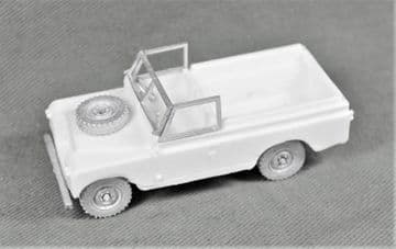 BAOR28 LONG WHEELBASE LANDROVER.