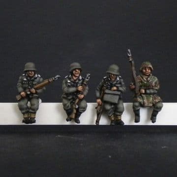HV5 Panzer Grenadiers Seated