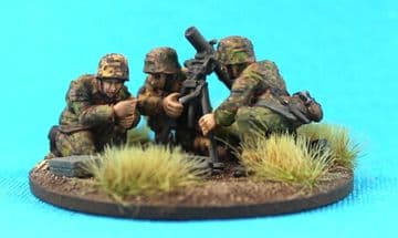 KA10 SS 81mm mortar team.
