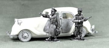 KA15 General Kussin and Citroen set. 5 figures and 1 car.