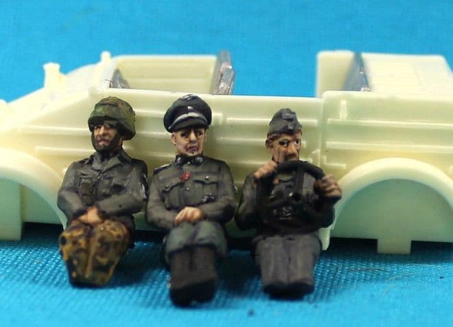 KA32  kubelwagen staff crew set ONLY.