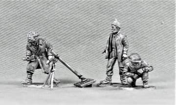 LB12 Late war Brits in leather jerkins and cammo smocks.