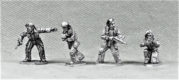 LB14 Late war British dismounted armoured crew.