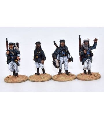 LE1 COMMAND GROUP ADVANCING.