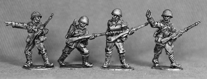 LIT02 Italian infantry in helmets.