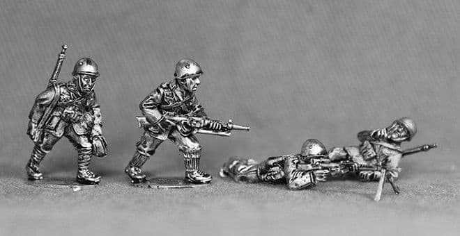 LIT07 Italian infantry in helmets.