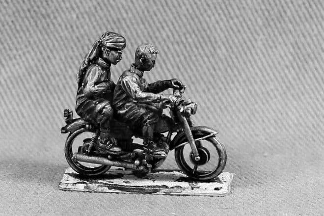 MIDCIV4 Middle Eastern Civilians.