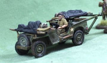 RD33 AMBULANCE JEEP