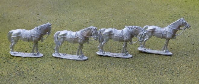 THEM18 4 EIC Irregular Cavalry Horses standing