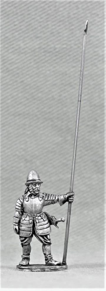 TYW6A Armoured pikeman at order.