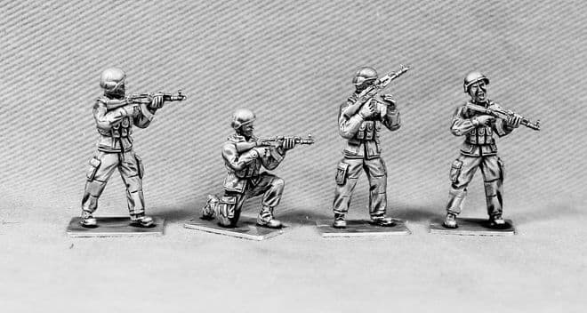 UN02A Figures with MICH HEADS.