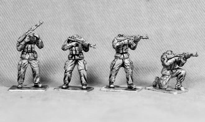 UN09A Figures with AFGHAN POLICE HEADS.
