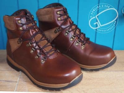 6V wider fit fully waterproof leather hiking boot.