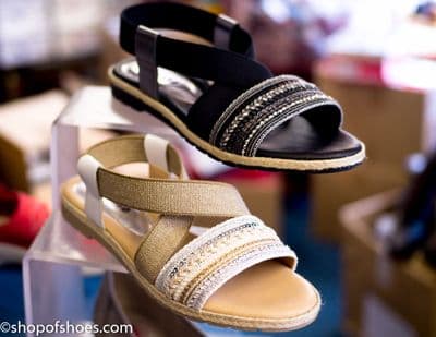 Adesso Shellie light leather sandal in black or natural.