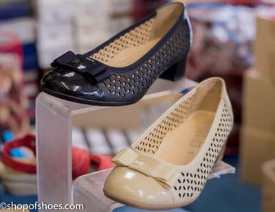 Alpina Alba summer leather low court shoe