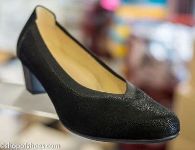 Alpina Johana elegant textured leather court shoe