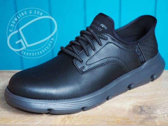 Skechers Expected Tomen in Navy available to try and buy from our shop on the Hampshire Berkshire border near Newbury, Winchester Andover and Basingstoke.