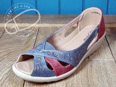 Boulevard Fuller Fitting Peep Toe Casual Shoe – Blue/Red