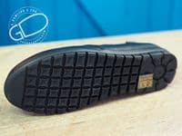 Adesso  soft  leather bungee laced  shoe  with soft leather with cushioned lining a good comfortable shoe with a simple style  Available online or from our shop in Whitchurch Hampshire RG287HD positioned easily between Newbury and Winchester off the A34 and between Basingstoke and Andover right on the border of North Hampshire and Berkshire.