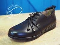 Adesso  soft  leather bungee laced  shoe  with soft leather with cushioned lining a good comfortable shoe with a simple style  Available online or from our shop in Whitchurch Hampshire RG287HD positioned easily between Newbury and Winchester off the A34 and between Basingstoke and Andover right on the border of North Hampshire and Berkshire.