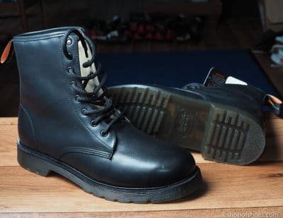 Classic mens black Tredflex boot with softer leather than a traditional Dr.Martens boot