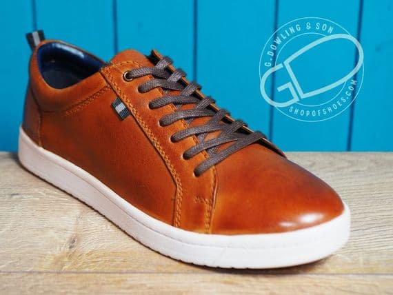 Classic mens leisure pump. Rugged leather  upper with pu sole. in Tan