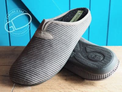 classic styled comfortable fit mule slipper with cushioned memory foam
