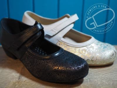 clever stretch leather extra wide bar occasion shoe.