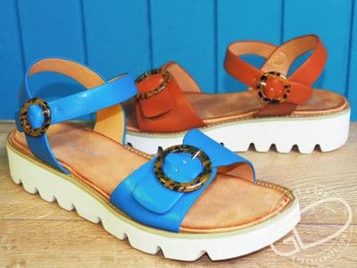 Comfortable soft non  leather ladies buckled sandal