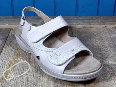 DB Shoes Comfrey Wide Fit Leather Sandal – Beige – Adjustable Comfort Sandal